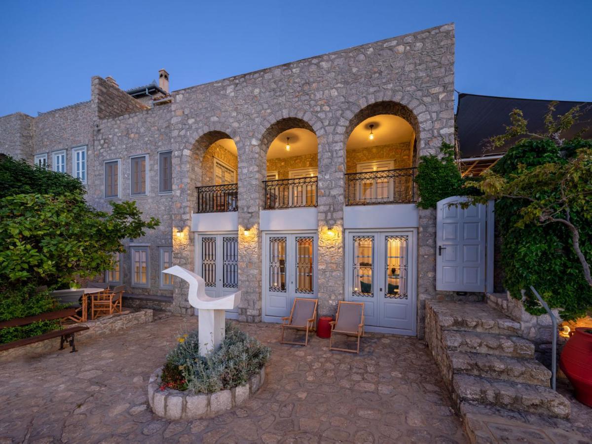 Onos * Hydra (Saronic Islands)